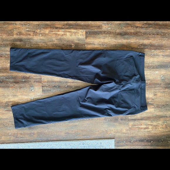 Lululemon ABC pants - Picture 2 of 3
